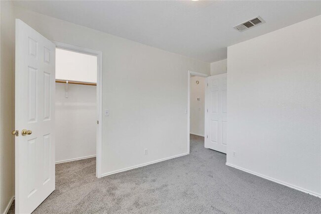 Building Photo - 14418 Pebble Run Path
