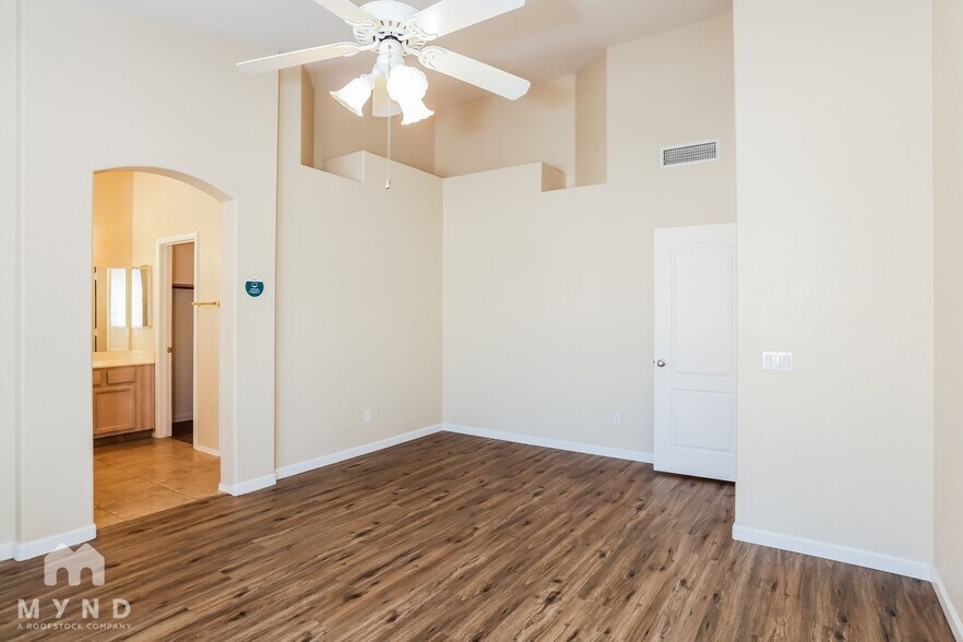 Building Photo - 4126 W Monona Dr