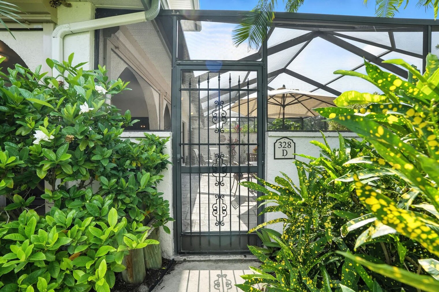 Building Photo - 27581 Hacienda E Blvd