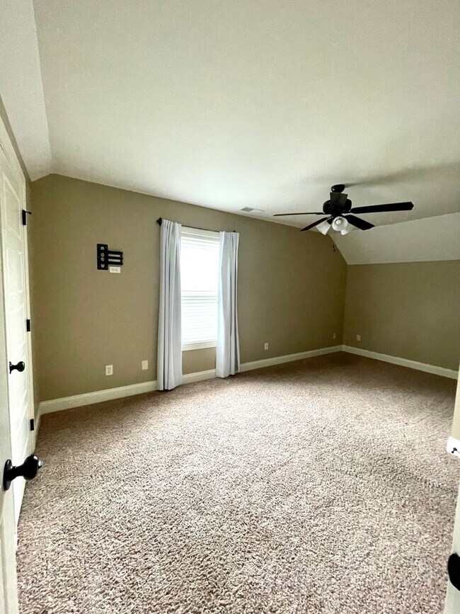 Building Photo - **DOWNTOWN JACKSON** Hub City LIFT Wellnes...