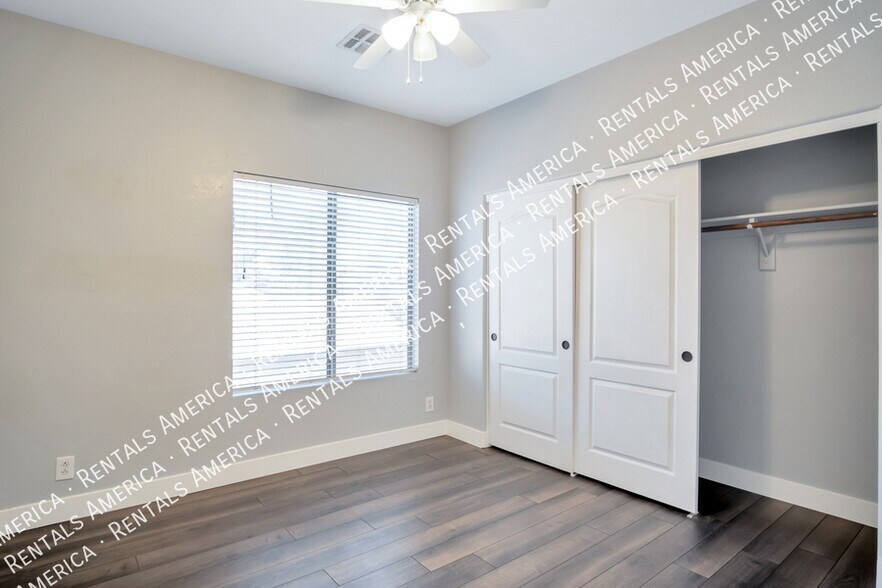 Building Photo - 4118 E Breckenridge Way