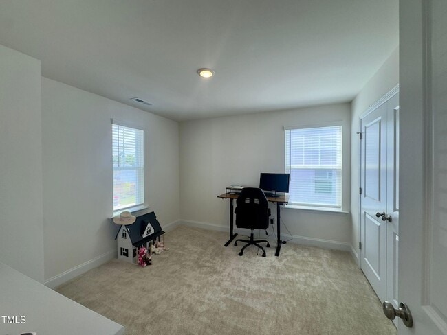 Building Photo - 109 Steel Springs Ln