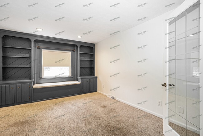 Building Photo - 12815 Fox Run Ct NW
