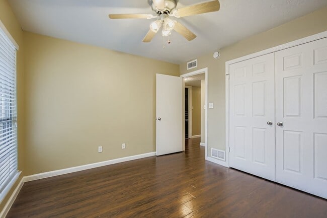 Building Photo - 3323 Augusta Blvd