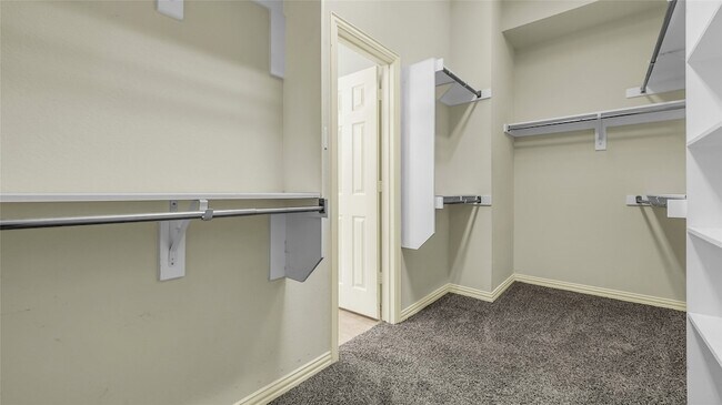 Building Photo - 2224 Crestridge Dr