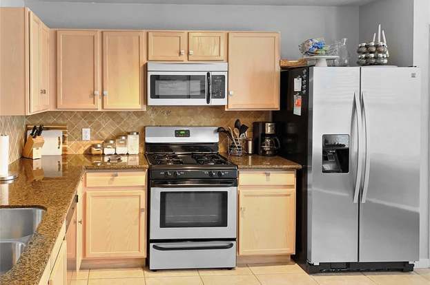 Building Photo - 21235 Bending Green Way