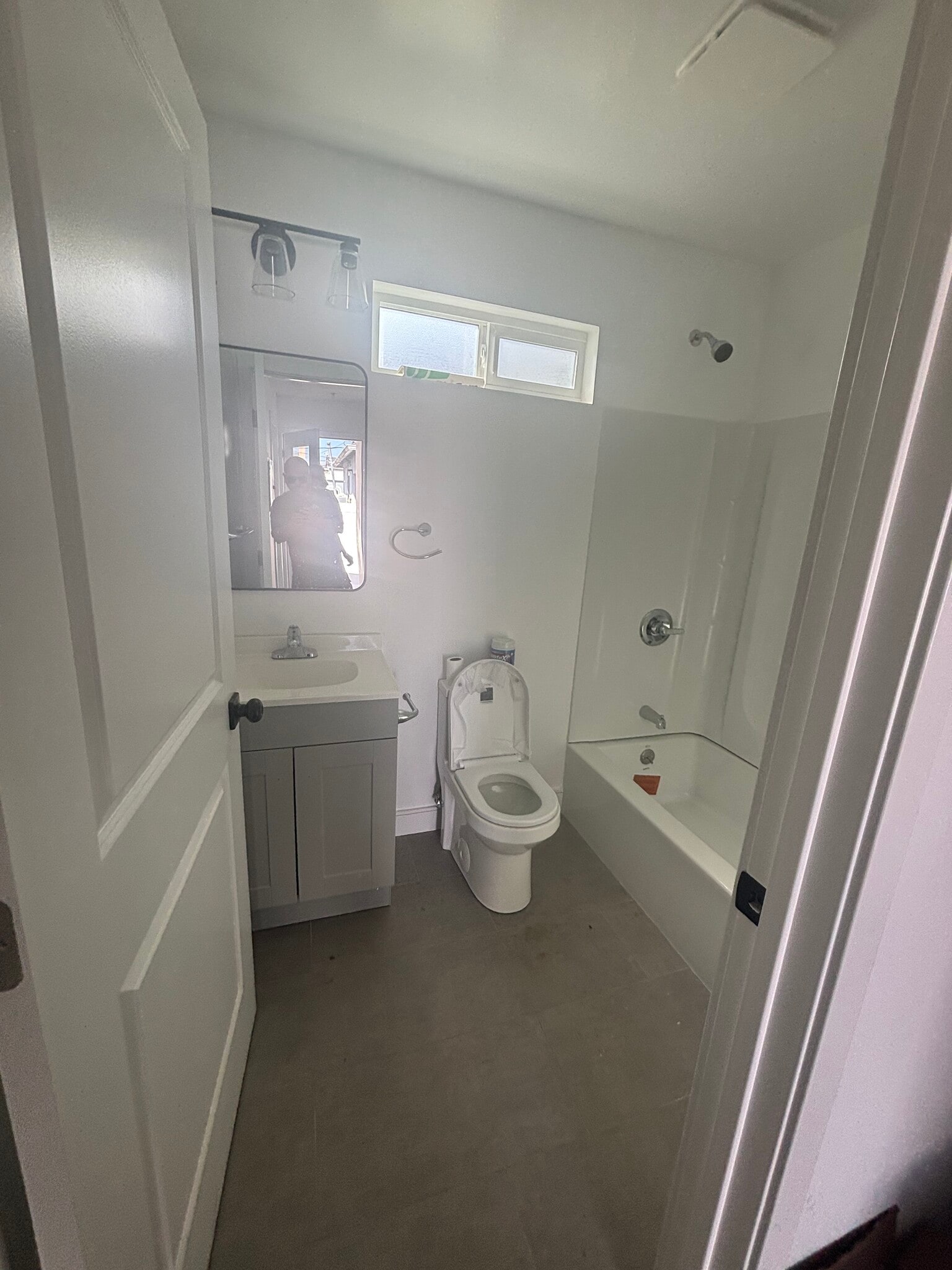 Building Photo - 3006 S Palm Grove Ave