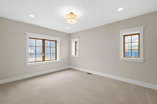 Building Photo - 5 Bed 5 Bath Single Family Home in Edgeworth