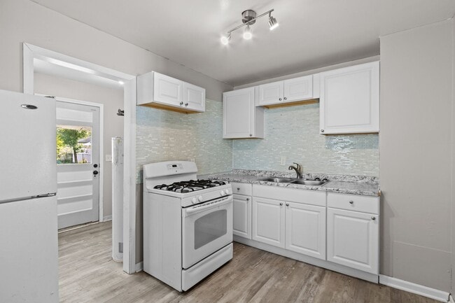 Building Photo - Beautifully Updated Ranch with Loads of up...