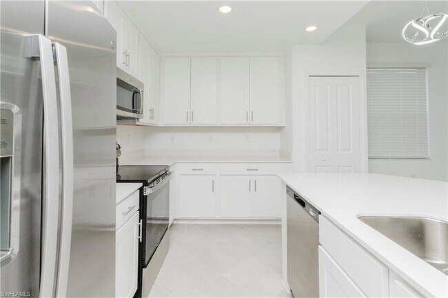 Primary Photo - 18461 Copperhead Ct N