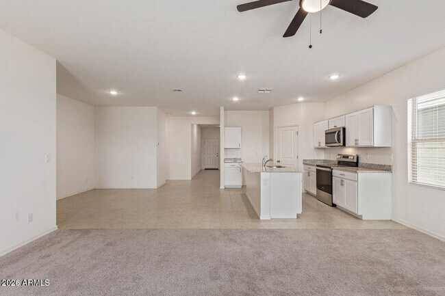 Building Photo - 16663 W Christy Dr