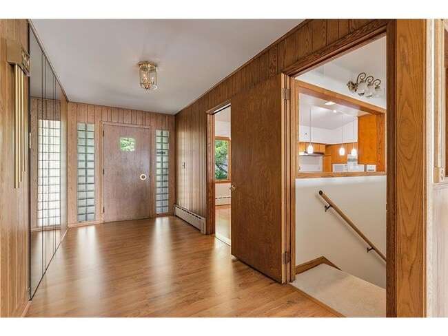 Building Photo - 6400 Greenbriar Ave