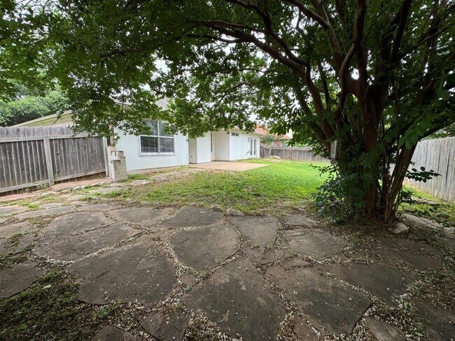 Building Photo - 1407 Ashley Dr