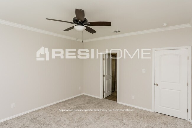 Building Photo - HOME FOR RENT!