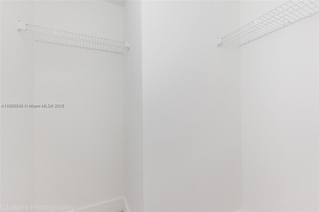 Building Photo - 121 NE 34th St