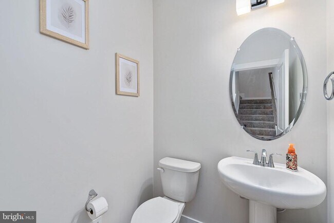 Building Photo - 1747 Riverbluff Ave