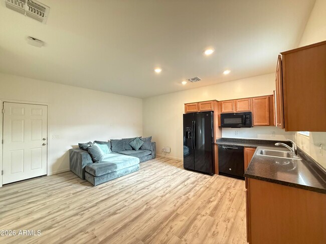 Building Photo - 2372 E Dust Devil Dr