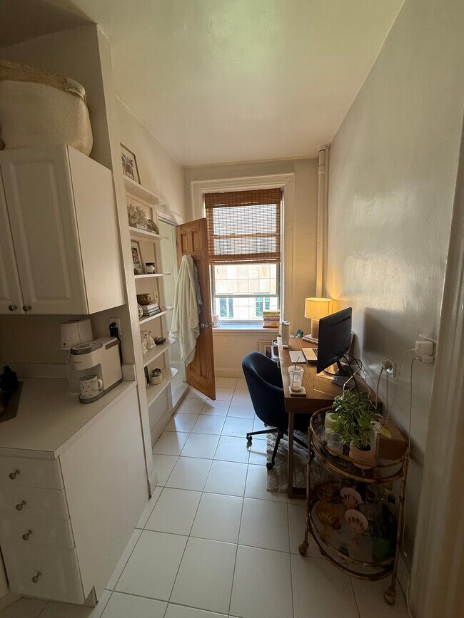 Interior Photo - 234-236 Thompson Street