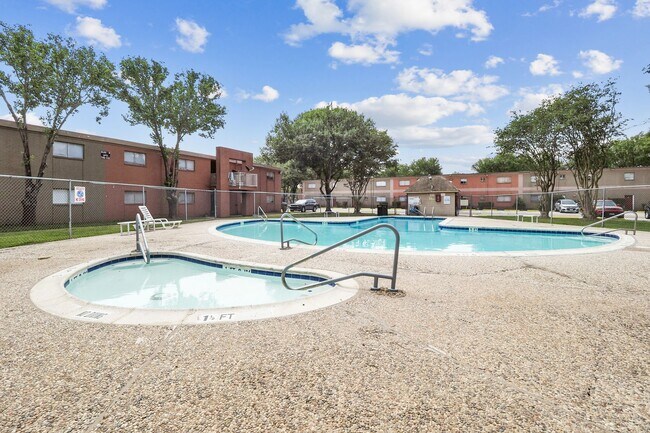 Building Photo - La Paloma Village Apartments