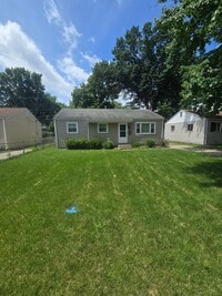 Building Photo - 3 Bedroom 1 Bathroom 1250.00