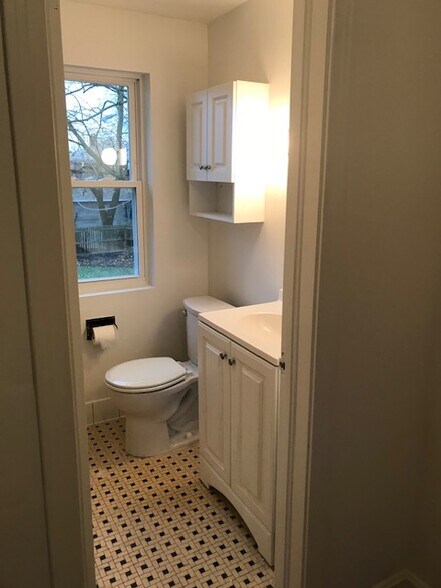 Bathroom 2 - 59 S Pershing Ave