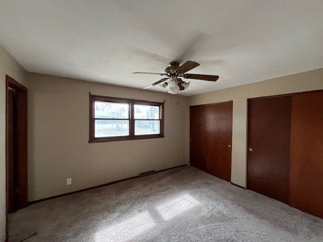 Building Photo - 3824 Skyview Dr