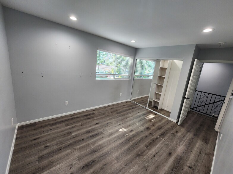 Building Photo - 13933 Cantlay St