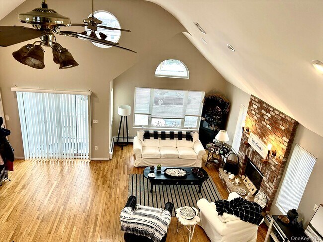 Building Photo - 259 Lincoln Blvd