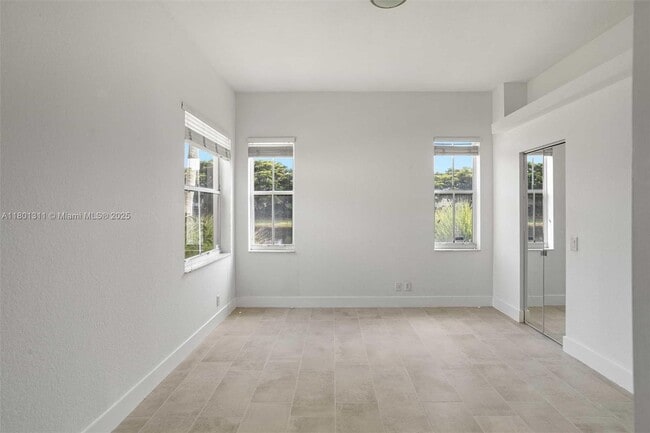 Building Photo - 1736 Aspen Ln