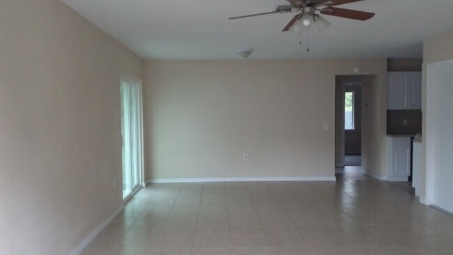 Living Room - 9520 Misty Meadows