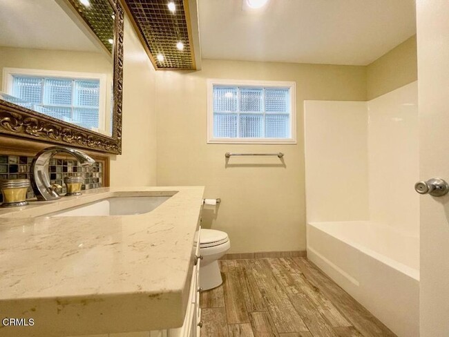 Building Photo - 127 Seaspray Way