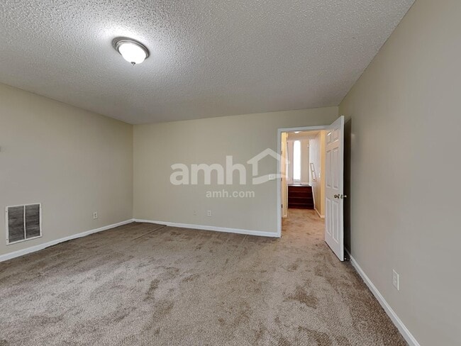 Building Photo - 2901 Horseshoe Bend Rd SW