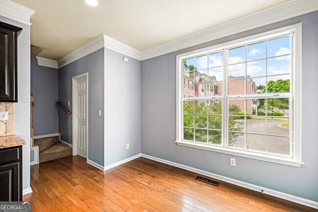 Building Photo - 600 Coligny Ct