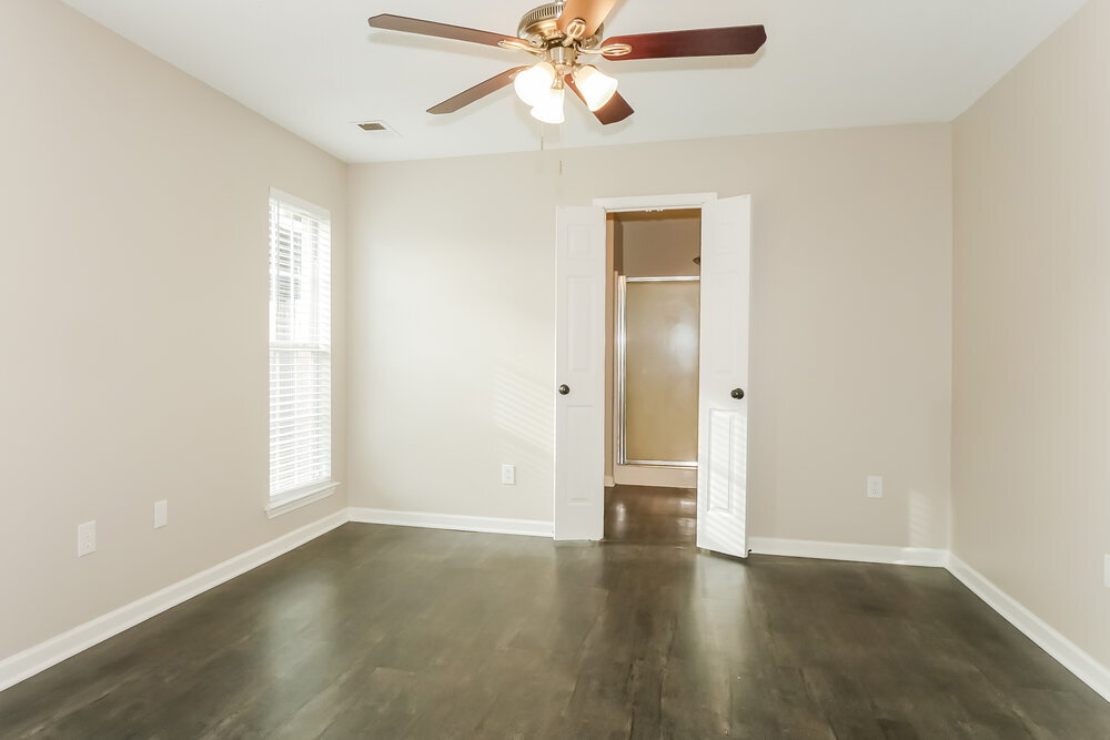 Building Photo - 10678 Pecan Meadow Dr N