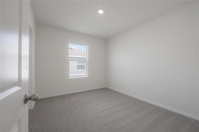 Building Photo - 16701 Maude Dr