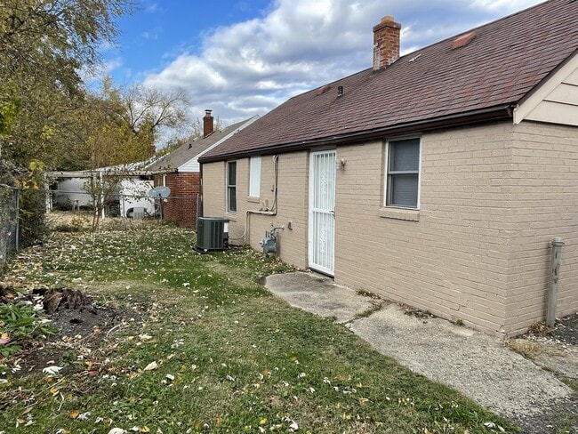 Building Photo - 731 S Miller Ct