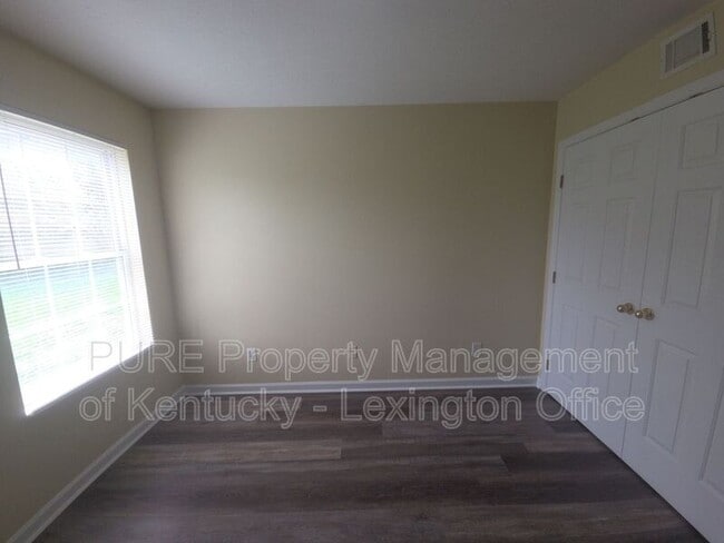 Building Photo - 164 Grinder Ct