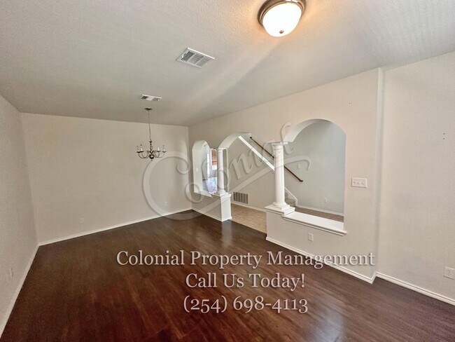 Building Photo - 5403 Golden Gate Dr