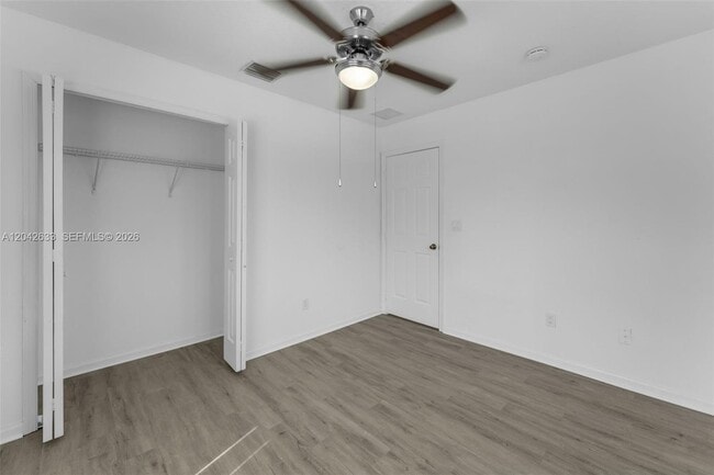 Building Photo - 2712 SE 15th Pl