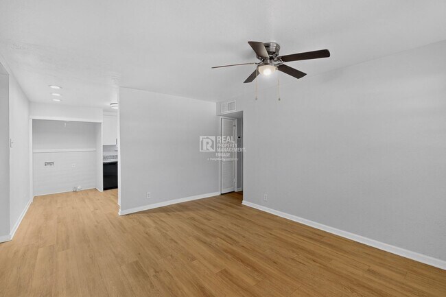 Building Photo - 1809 W Sanford St