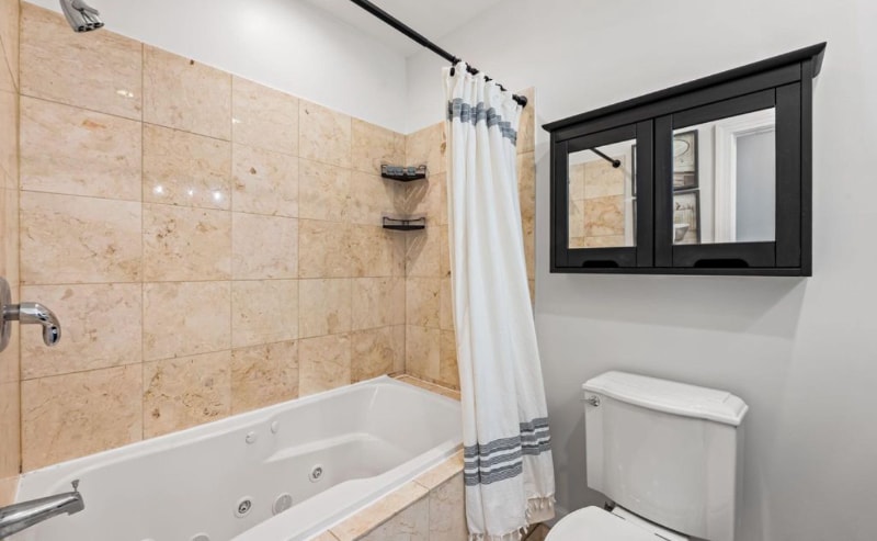 Building Photo - 3303 Foster Ave