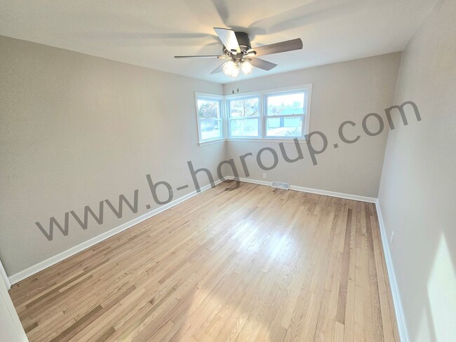 Building Photo - Newly Updated!