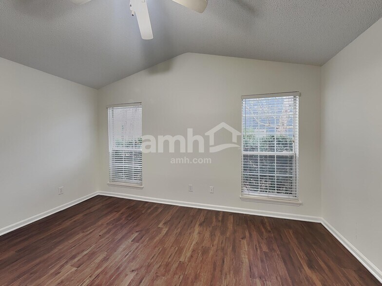 Building Photo - 16518 Amber Field Dr