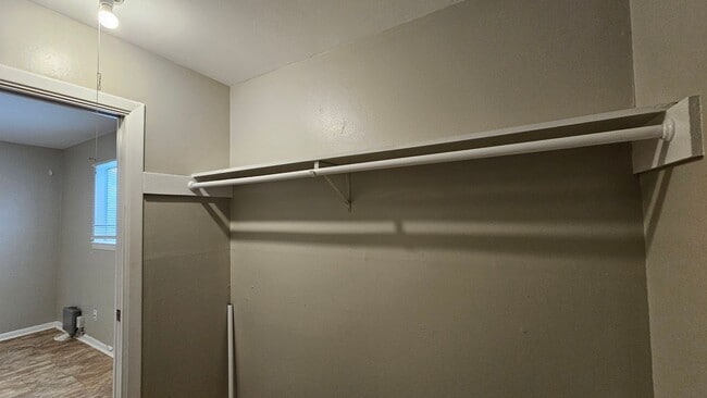 Building Photo - 2115 Glenwood Ln