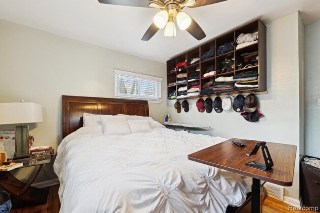 Building Photo - 452 Sunningdale Dr
