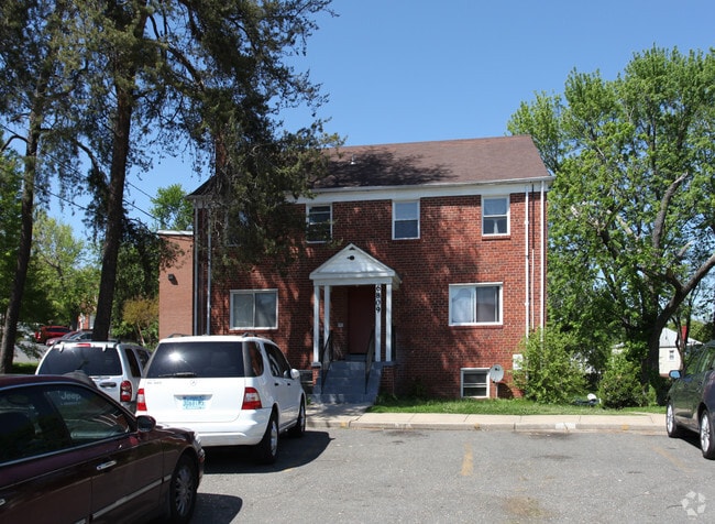 Building Photo - 6809 Red Top Rd