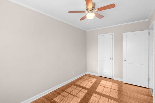 Building Photo - Gorgeous 2BR/1BA Duplex near Selwyn and Park Rd Hotspots!