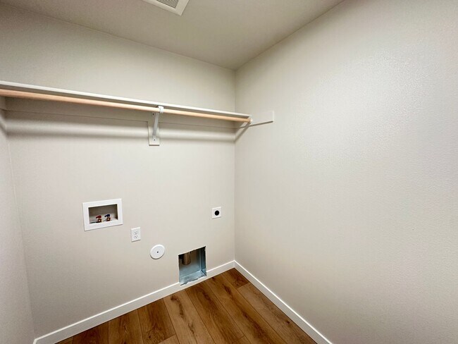 Building Photo - Brand New Hayden North Home