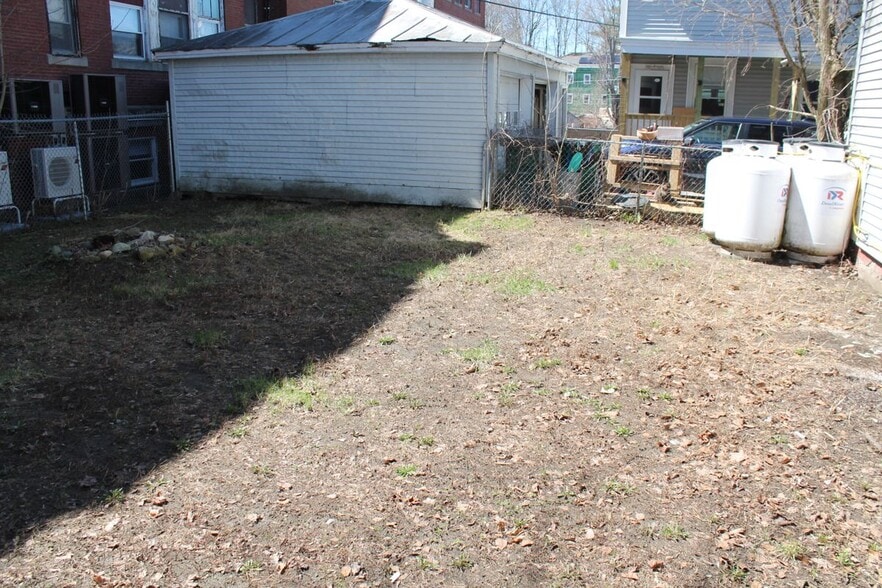 Building Photo - 12 Gold St