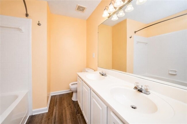 Building Photo - 1745 Kilmington Ct